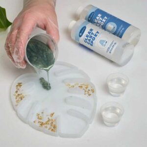 Alumilite Amazing Clear Cast Epoxy Resin 16oz arranged